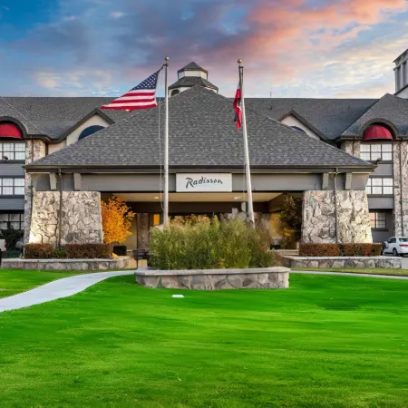 Radisson Hotel Salt Lake City Airport Отели рядом с Аэропорт Солт-Лейк-Сити