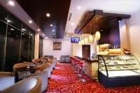 Swiss-Belhotel Merauke - bar