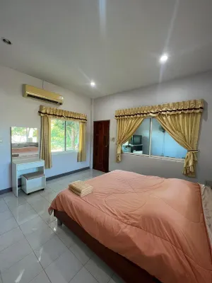 Tungdindum Farm Stay Hotels near Wat Tha Sao
