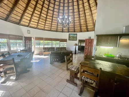 Nhambavale Lodge Отели в г. Mandlakaze