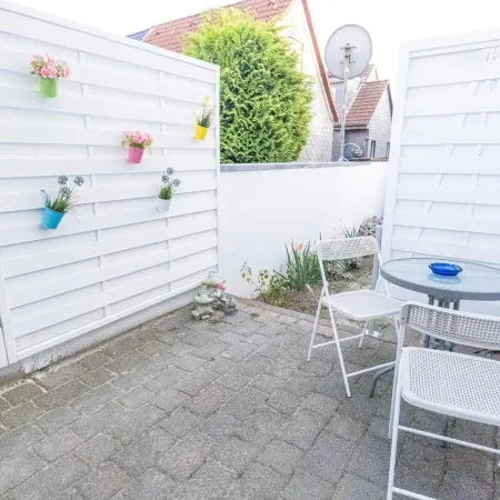 Große Komfortwohnung Mit Terrasse & Balkon, 2 Schlafzimmer, Ruhige Lage