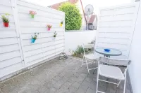 Große Komfortwohnung Mit Terrasse & Balkon, 2 Schlafzimmer, Ruhige Lage