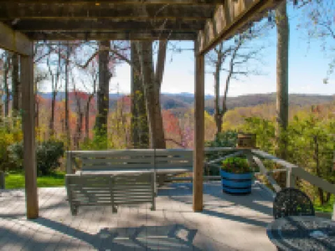 Orchard Inn Hotels in Saluda