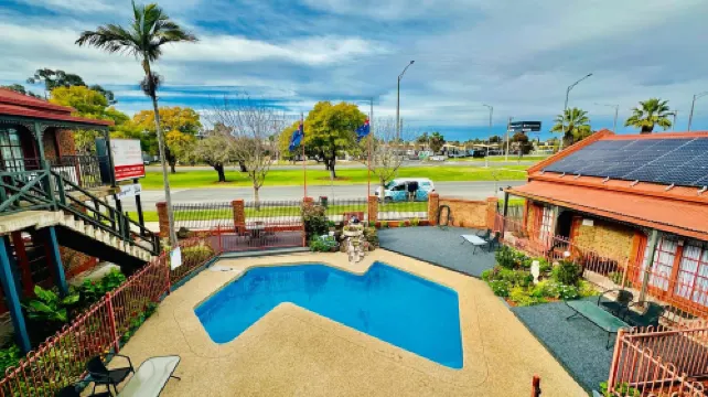 Early Australian Motor Inn