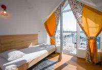 Laguna Beach Club Bazaleti Lake Hotels in Mukhrani