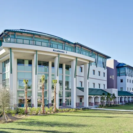 Holiday Inn Express & Suites FORT MYERS AIRPORT by IHG