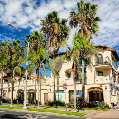 Balboa Inn, on the Beach at Newport Hotels near Balboa Pavilion
