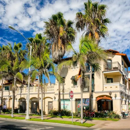 Balboa Inn, on the Beach at Newport