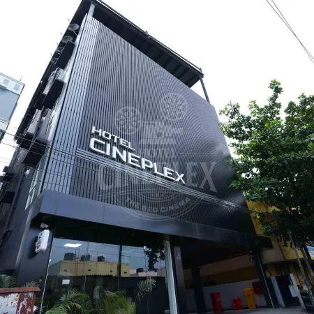 Hotel Cineplex Отели рядом с достопримечательностью «Водопад Kovai Kutralam»