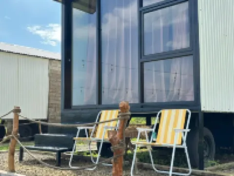 Gayana Hills シアターのホテル