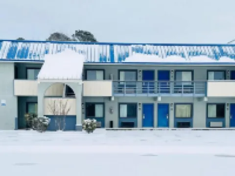 普利茅斯 64 號高速公路羅德威套房酒店 華盛頓縣酒店