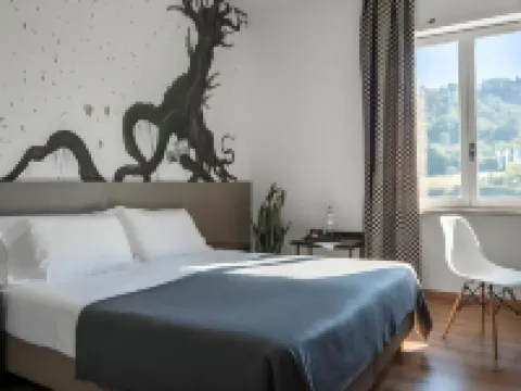 LH Hotel Arca Street Art Hotéis em Spoleto