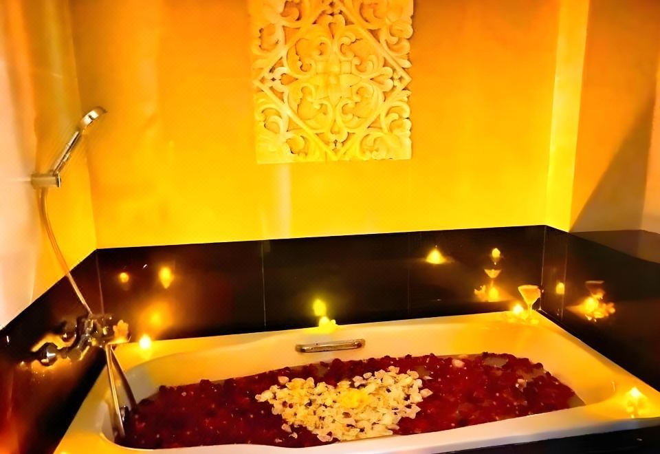 Balairung Hotel Jakarta Over view