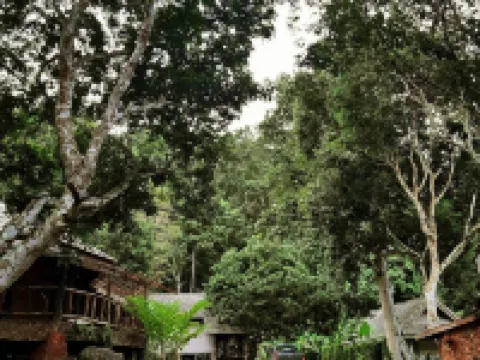 ริเวอร์ร็อคโฮม โรงแรมในอำเภอ แม่ออน