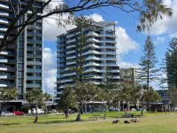 X Kirra Apartments - Ocean View