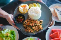 ตาโต๊ะ ซีวิว รีสอร์ท - พร้อมอาหารเช้า