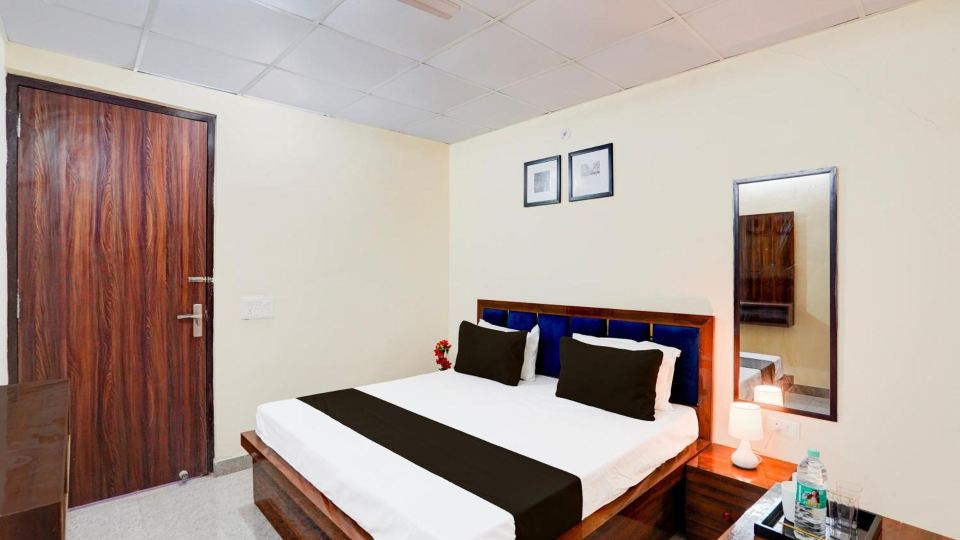Hotel O Crystal Inn