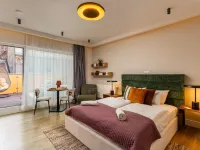 SWU Broadway Hotels near Faust Wine Cellar