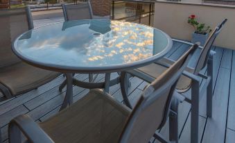 Kube Apartments Express