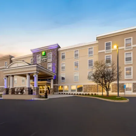 Holiday Inn Express & Suites DANBURY - I-84 by IHG