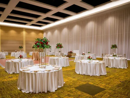 Hyatt Regency Green Bay Отели в г. Саамико