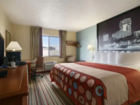 Super 8 by Wyndham Park City/North Wichita Area Hotels in Park City