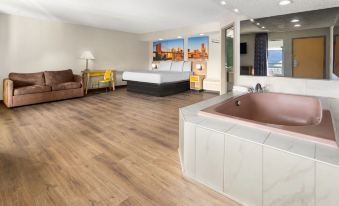 Days Inn & Suites by Wyndham Albany