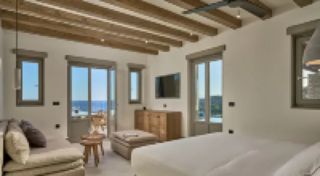 Ios Grand Pool Suites