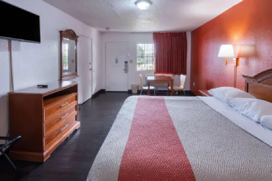 Motel 6 Montgomery, Al - Coliseum Hotels in Montgomery