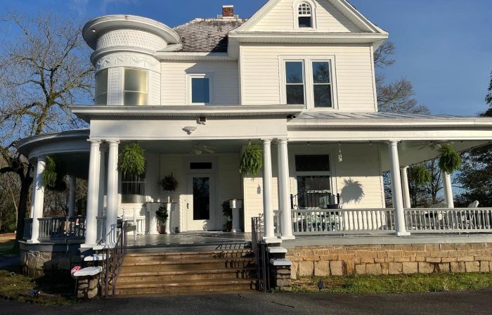 Enloe House Lodging & Events