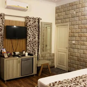 Siswan Jungle Lodge Отели в г. Панчкула