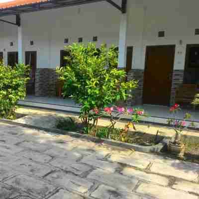 Hotel Tentrem Syariah Hotel Exterior