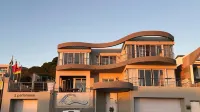 Oceansnest Guest House Hotels in Bloubergstrand