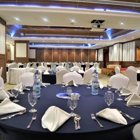 Hotel Headington Отели рядом с достопримечательностью «Qantab Beach»