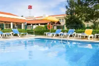 Ibis Setubal - Pools