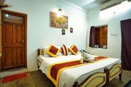 The Surya Paying Guest House