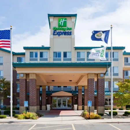 Holiday Inn Express & Suites ST. PAUL NE (VADNAIS HEIGHTS) by IHG