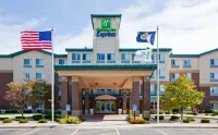 Holiday Inn Express & Suites ST. PAUL NE (VADNAIS HEIGHTS) by IHG Hotels in Ramsey County