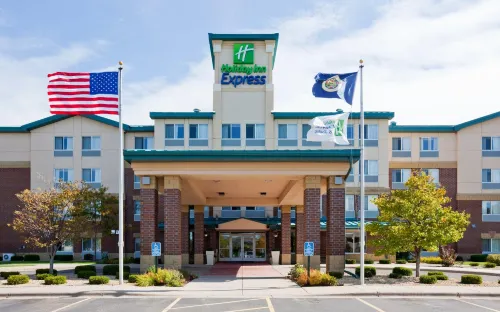 Holiday Inn Express & Suites ST. PAUL NE (VADNAIS HEIGHTS) by IHG
