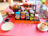 Loy Manee House Hotels near Queen Suriyothai Monument
