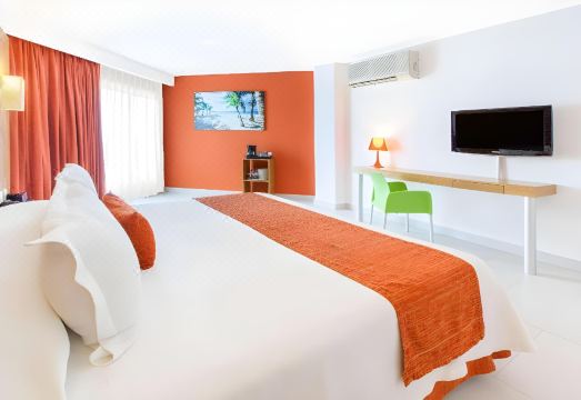 아다라 익스프레스 야외 수영장