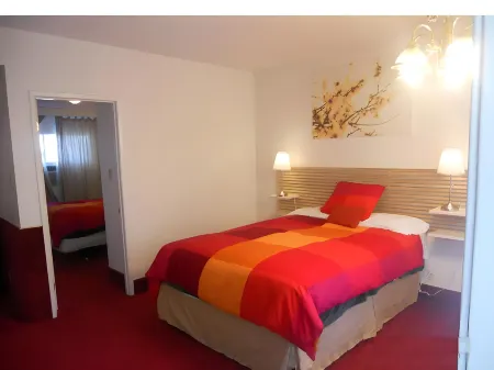 La Adventurer Hotel