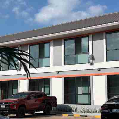 โรงแรมแทนบ้าน Hotel Exterior