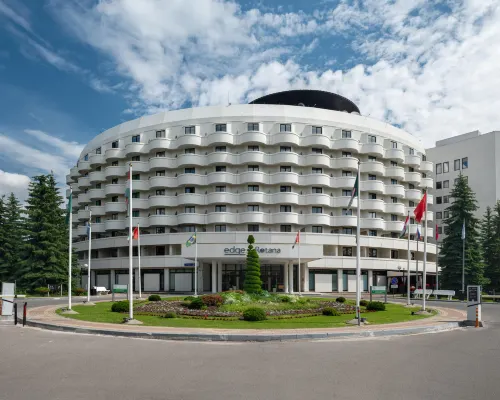 Holiday Inn Moscow Seligerskaya エクスペリメンタニウムサイエンスミュージアム周辺のホテル