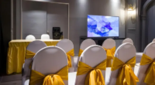 Zetter Suites @ Cameron