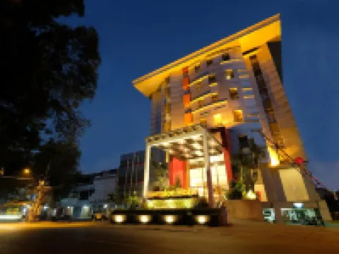 โรงแรมลัมปิออน โซโล โรงแรมในสุราการ์ตา