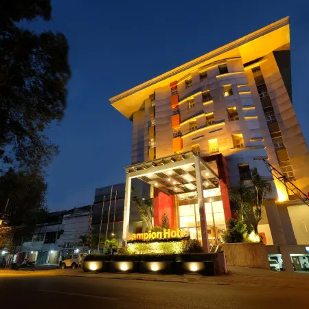 Lampion Hotel Solo