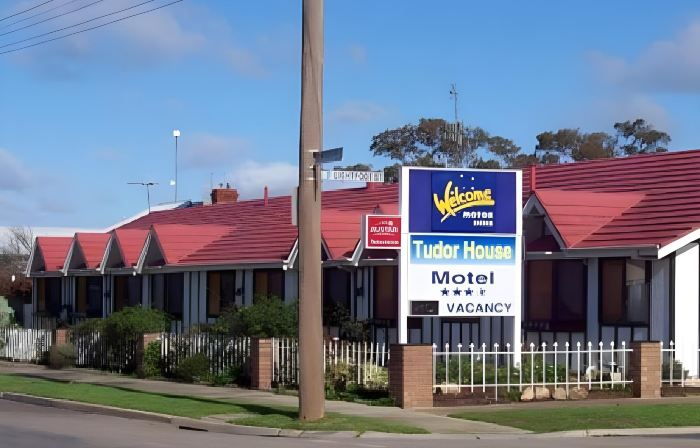 Shepparton Motor Inn Tudor House Motel