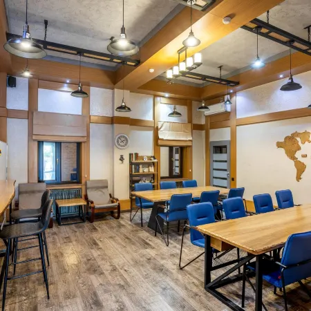 Отель «Саквояж» Отели рядом с достопримечательностью «Ботанический Сад»