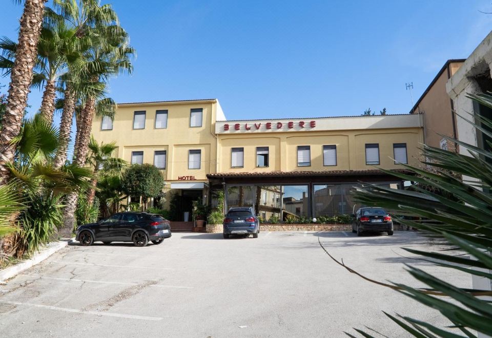 Hotel Belvedere - Housity